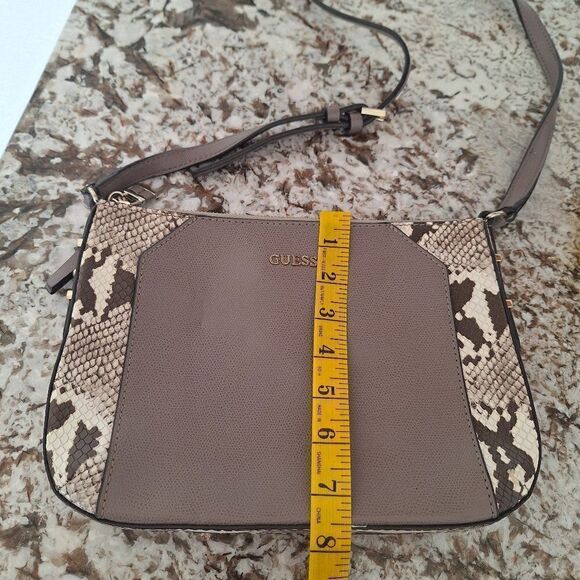 GUESS WOMENS PURSE - Picture 10 of 10